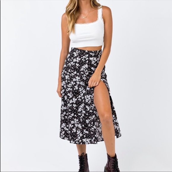 Princess Polly Dresses & Skirts - Princess Polly Skirt